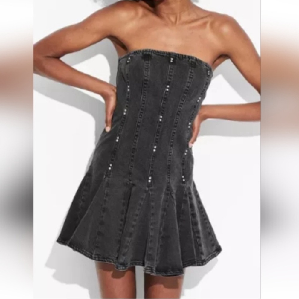Beautiful Strapless Pleated Denim Dress